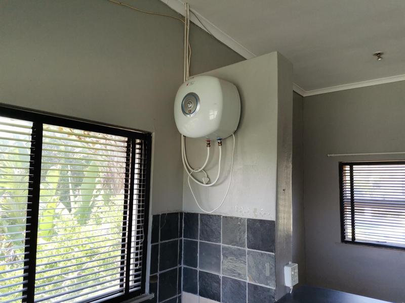 To Let 1 Bedroom Property for Rent in Sonstraal Western Cape